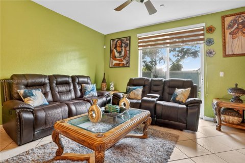 Touwnhouse à vendre à Lauderhill, Floride: 3 chambres, 190.45 m2 № 1896110 - photo 13