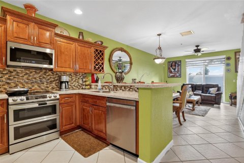 Touwnhouse à vendre à Lauderhill, Floride: 3 chambres, 190.45 m2 № 1896110 - photo 5