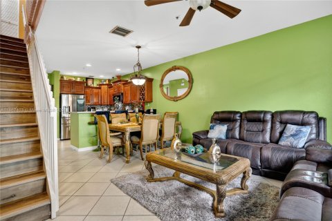 Touwnhouse à vendre à Lauderhill, Floride: 3 chambres, 190.45 m2 № 1896110 - photo 16