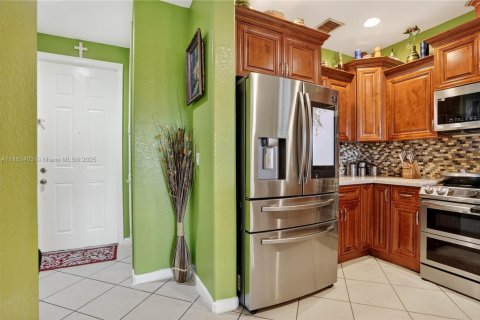 Touwnhouse à vendre à Lauderhill, Floride: 3 chambres, 190.45 m2 № 1896110 - photo 4