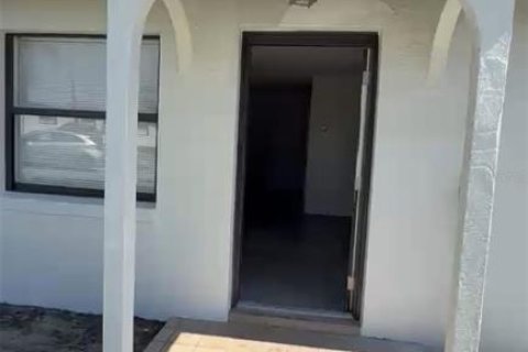 Condo à Avon Park, Floride, 2 chambres № 2414008