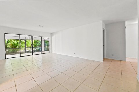 Villa ou maison à vendre à Boca Raton, Floride: 2 chambres, 142.98 m2 № 2185769 - photo 9