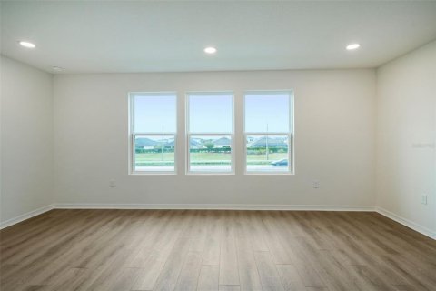 Townhouse in Zephyrhills, Florida 3 bedrooms, 152.17 sq.m. № 2094071 - photo 17