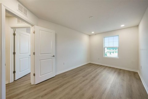 Townhouse in Zephyrhills, Florida 3 bedrooms, 152.17 sq.m. № 2094071 - photo 25