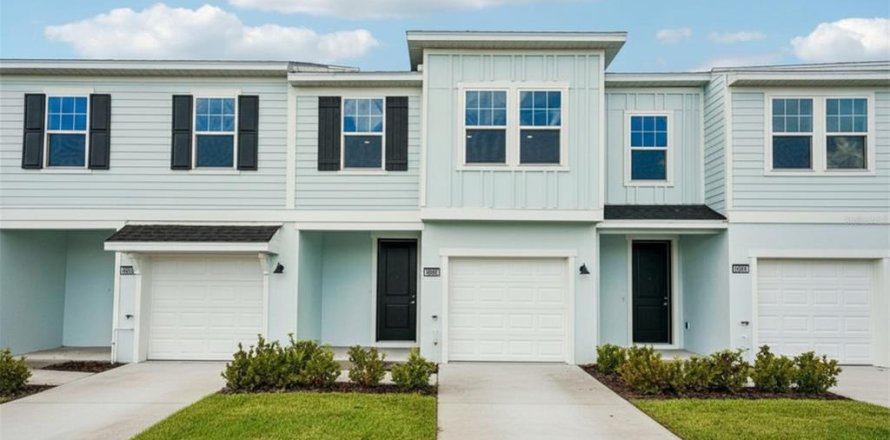 Townhouse in Zephyrhills, Florida 3 bedrooms, 152.17 sq.m. № 2094071