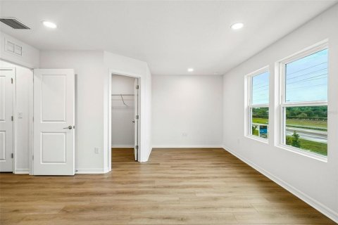 Townhouse in Zephyrhills, Florida 3 bedrooms, 152.17 sq.m. № 2094071 - photo 22