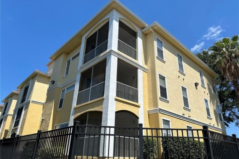 Condo à Maitland, Floride, 2 chambres  № 2406597