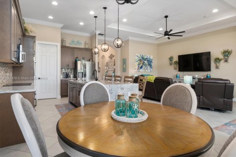 House in Port St. Lucie, Florida 3 bedrooms, 191.19 sq.m. № 1814042 - photo 24