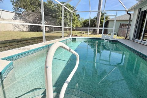 Casa en alquiler en Fort Myers, Florida, 3 dormitorios, 122.07 m2 № 2026066 - foto 22