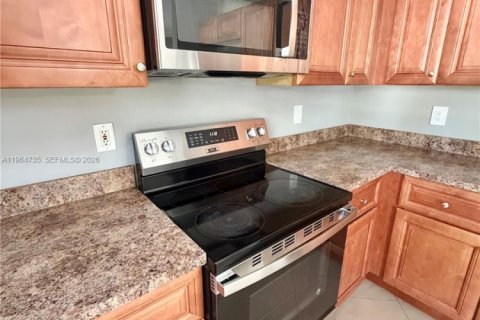 Casa en alquiler en Fort Myers, Florida, 3 dormitorios, 122.07 m2 № 2026066 - foto 4