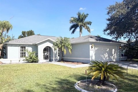 Casa en Fort Myers, Florida 3 dormitorios, 122.07 m2 № 2026066