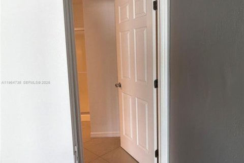 Casa en alquiler en Fort Myers, Florida, 3 dormitorios, 122.07 m2 № 2026066 - foto 15