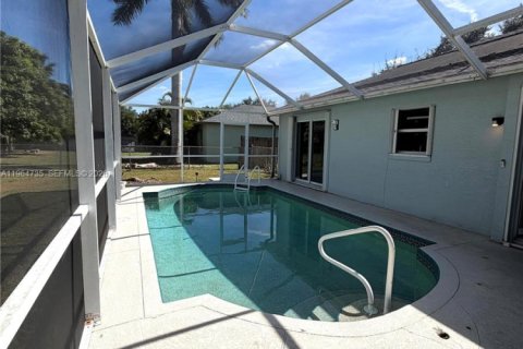 Casa en alquiler en Fort Myers, Florida, 3 dormitorios, 122.07 m2 № 2026066 - foto 26