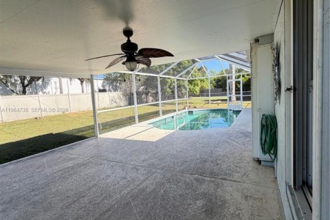 Casa en alquiler en Fort Myers, Florida, 3 dormitorios, 122.07 m2 № 2026066 - foto 23