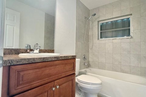 Casa en alquiler en Fort Myers, Florida, 3 dormitorios, 122.07 m2 № 2026066 - foto 8