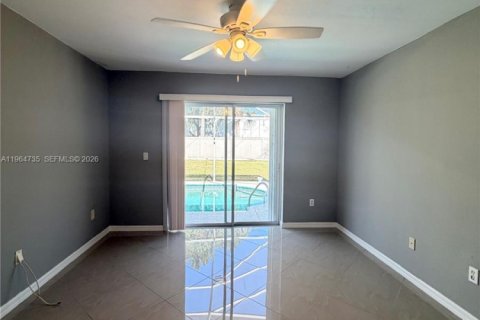 Casa en alquiler en Fort Myers, Florida, 3 dormitorios, 122.07 m2 № 2026066 - foto 11