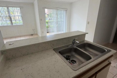 Copropriété à louer à Pompano Beach, Floride: 1 chambre, 72.93 m2 № 2310994 - photo 6