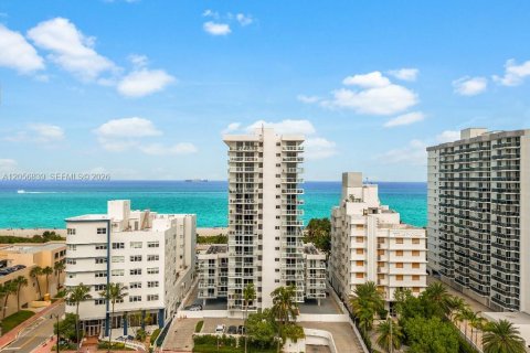 Condominio en Miami Beach, Florida, 2 dormitorios  № 2168743
