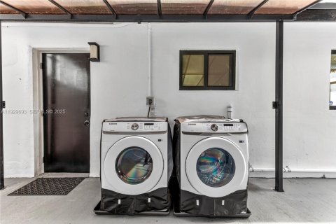 Снять в аренду виллу или дом в Помпано-Бич, Флорида 2 спальни, 60.39м2, № 1988994 - фото 24