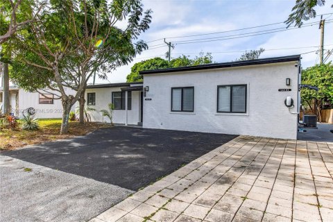 Снять в аренду виллу или дом в Помпано-Бич, Флорида 2 спальни, 60.39м2, № 1988994 - фото 27