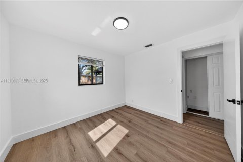 Снять в аренду виллу или дом в Помпано-Бич, Флорида 2 спальни, 60.39м2, № 1988994 - фото 18