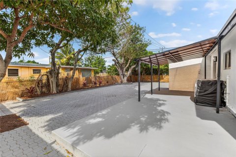 Снять в аренду виллу или дом в Помпано-Бич, Флорида 2 спальни, 60.39м2, № 1988994 - фото 26