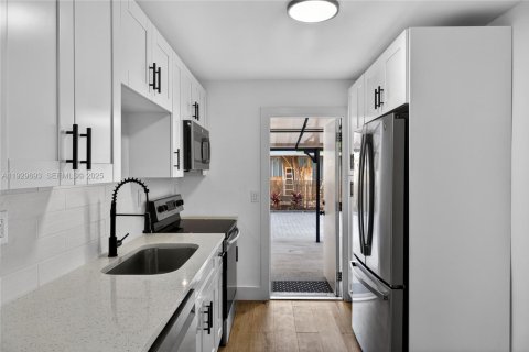 Снять в аренду виллу или дом в Помпано-Бич, Флорида 2 спальни, 60.39м2, № 1988994 - фото 8