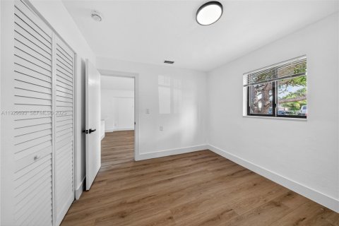 Снять в аренду виллу или дом в Помпано-Бич, Флорида 2 спальни, 60.39м2, № 1988994 - фото 19