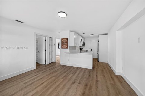 Снять в аренду виллу или дом в Помпано-Бич, Флорида 2 спальни, 60.39м2, № 1988994 - фото 6