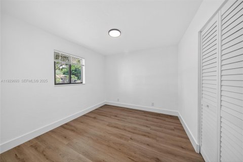 Снять в аренду виллу или дом в Помпано-Бич, Флорида 2 спальни, 60.39м2, № 1988994 - фото 21