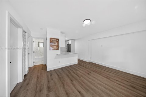 Снять в аренду виллу или дом в Помпано-Бич, Флорида 2 спальни, 60.39м2, № 1988994 - фото 12