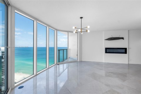 Condo in Sunny Isles Beach, Florida, 2 bedrooms  № 1862889 - photo 2