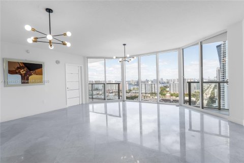 Condo in Sunny Isles Beach, Florida, 2 bedrooms  № 1862889 - photo 3