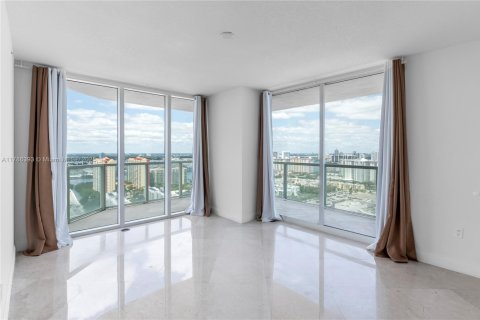 Condo in Sunny Isles Beach, Florida, 2 bedrooms  № 1862889 - photo 8