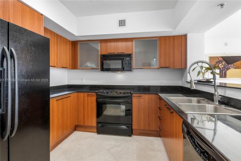 Condo in Sunny Isles Beach, Florida, 2 bedrooms  № 1862889 - photo 7