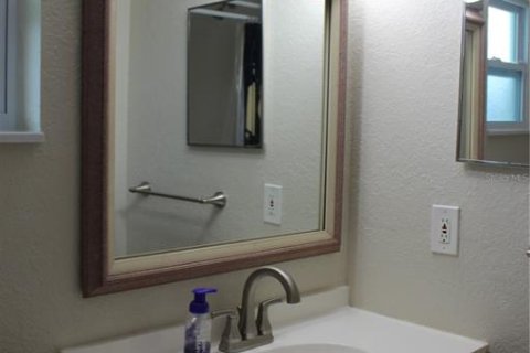 Appartement à louer à New Port Richey, Floride: 1 chambre, 65.03 m2 № 2427373 - photo 8