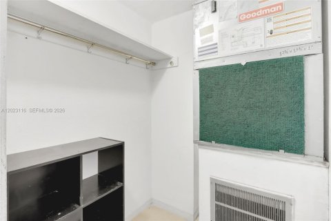 Condo in North Miami, Florida, 2 bedrooms № 2185887 - photo 13