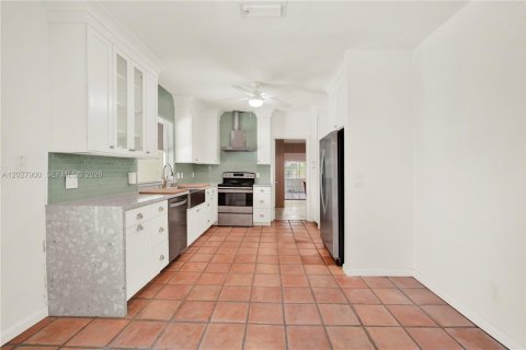 Villa ou maison à vendre à Pinecrest, Floride: 4 chambres, 278.89 m2 № 2084856 - photo 16