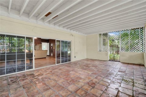 Villa ou maison à vendre à Pinecrest, Floride: 4 chambres, 278.89 m2 № 2084856 - photo 23