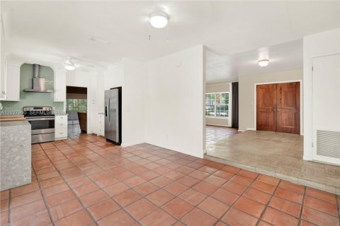 Villa ou maison à vendre à Pinecrest, Floride: 4 chambres, 278.89 m2 № 2084856 - photo 14