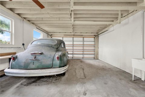Villa ou maison à vendre à Pinecrest, Floride: 4 chambres, 278.89 m2 № 2084856 - photo 12