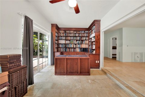 Villa ou maison à vendre à Pinecrest, Floride: 4 chambres, 278.89 m2 № 2084856 - photo 10