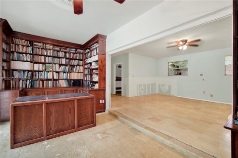 Villa ou maison à vendre à Pinecrest, Floride: 4 chambres, 278.89 m2 № 2084856 - photo 28