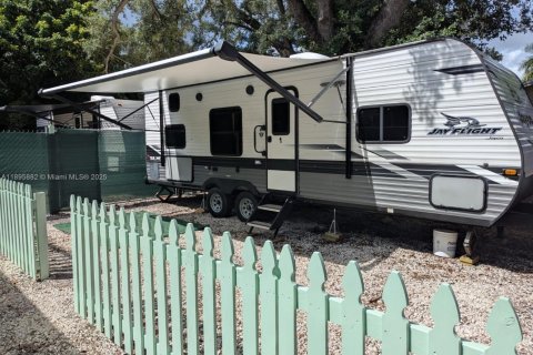 Apartment in Miami, Florida 1 bedroom, 245.26 sq.m. № 1948003 - photo 1