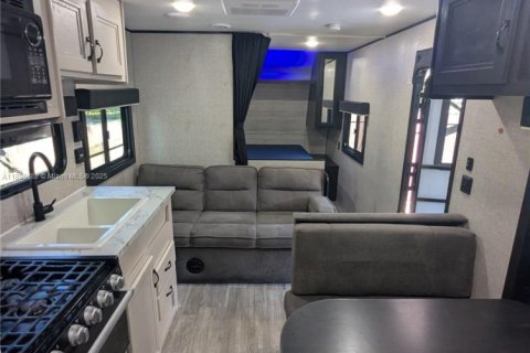 Apartment in Miami, Florida 1 bedroom, 245.26 sq.m. № 1948003 - photo 2