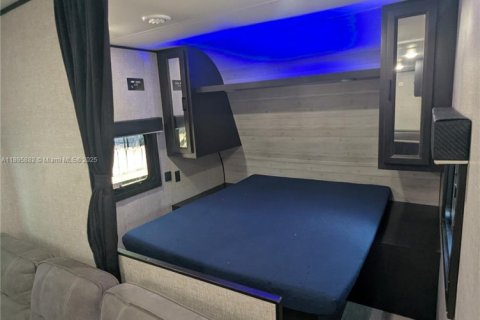 Apartment in Miami, Florida 1 bedroom, 245.26 sq.m. № 1948003 - photo 5