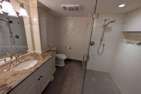 Condo in Hallandale Beach, Florida, 2 bedrooms № 1989882 - photo 21