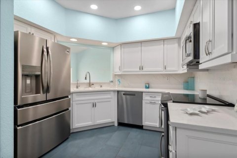 Condo in Bradenton, Florida, 2 bedrooms  № 1558088 - photo 10