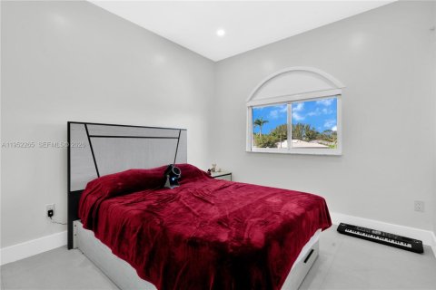 Casa en alquiler en Miami, Florida, 5 dormitorios, 293.48 m2 № 2007821 - foto 28