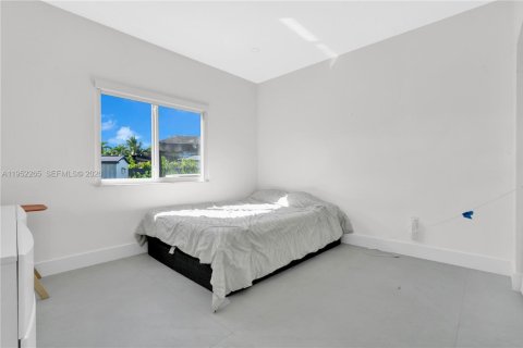 Casa en alquiler en Miami, Florida, 5 dormitorios, 293.48 m2 № 2007821 - foto 5